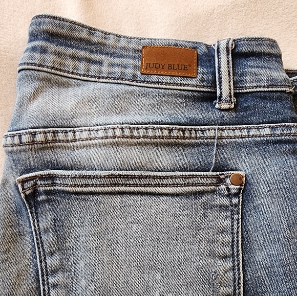 Judy Blue Denim - Judy Blue Boyfriend Fit distressed jeans size 16w in EUC.